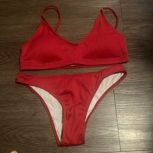 Dark red ribbed bikini